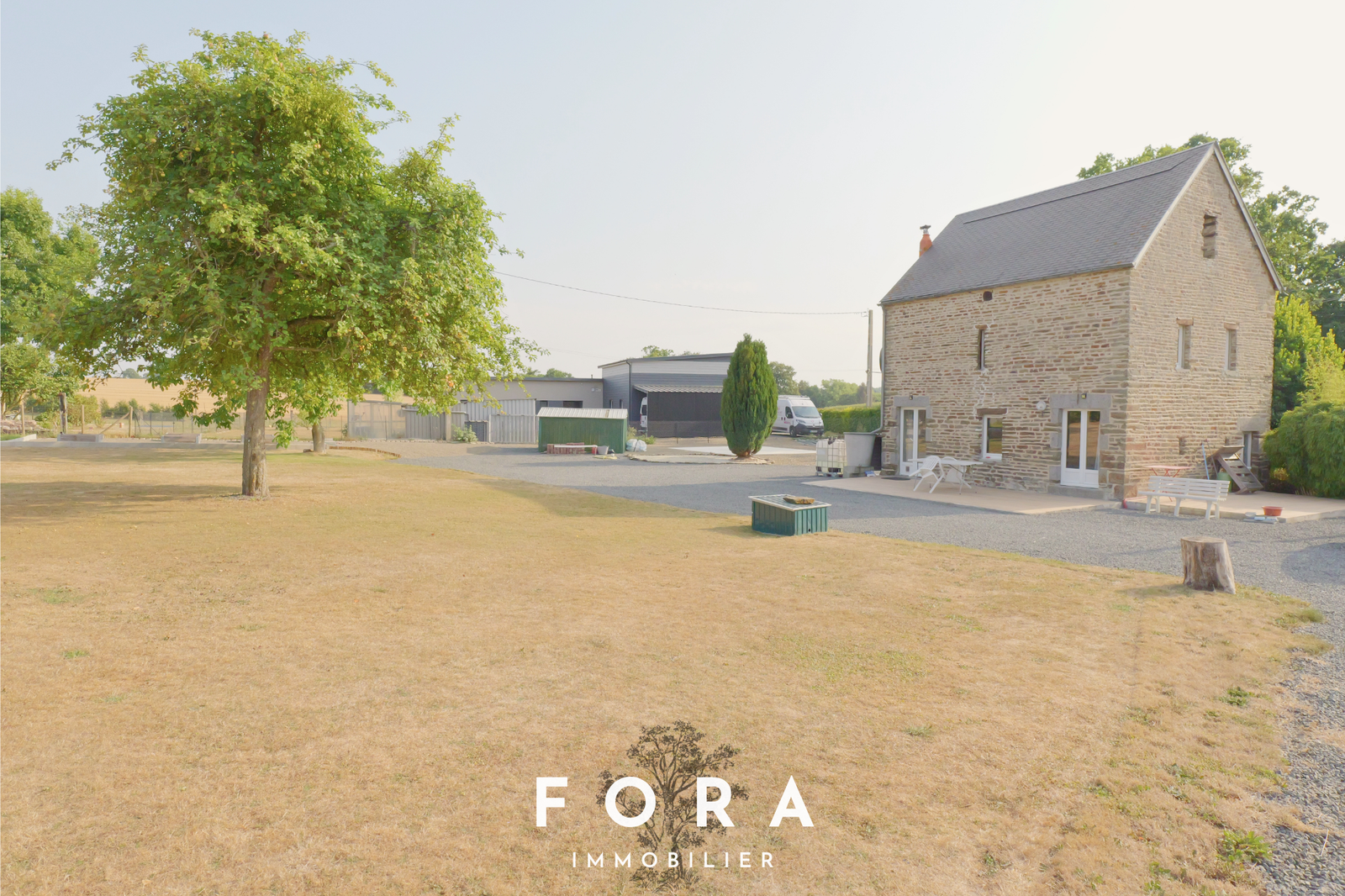 Charmante maison en pierre de 75 m² avec cabanon de jardin, à proximité de Flers !
