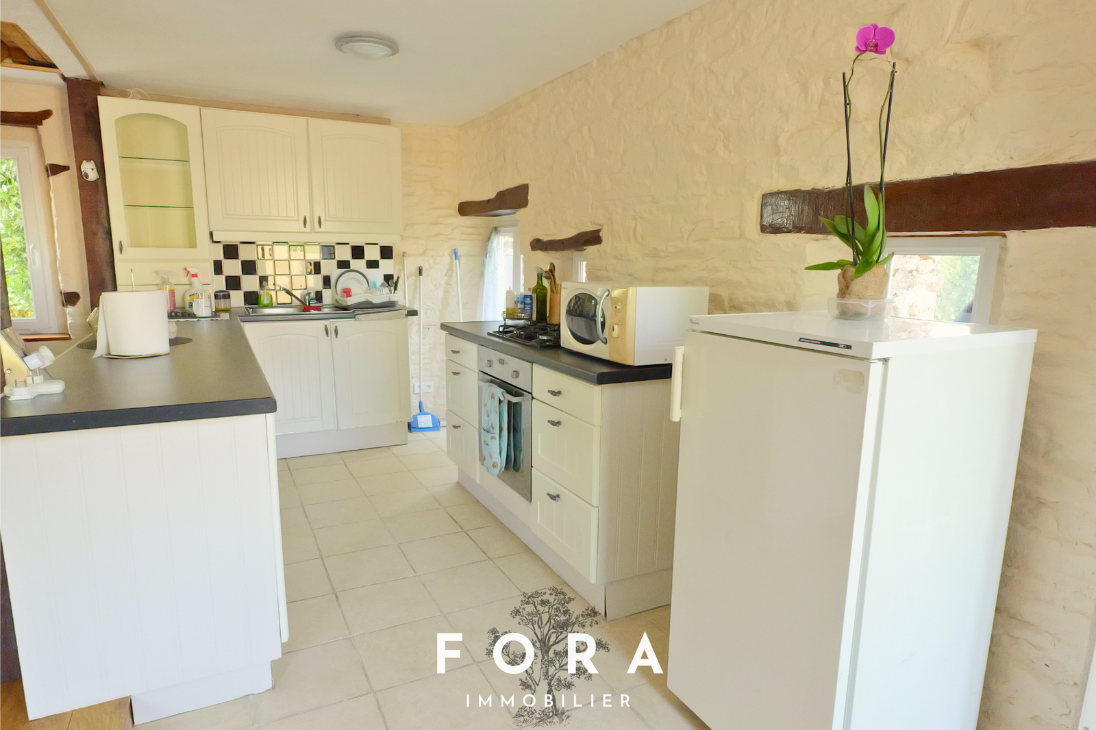 Charmante maison en pierre de 75 m² avec cabanon de jardin, à proximité de Flers !